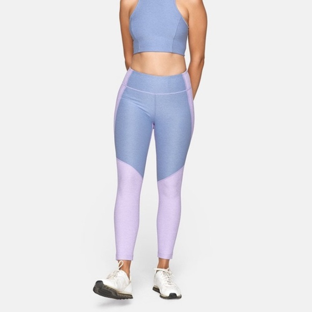 Outdoor voices 3/4 two tone leggings